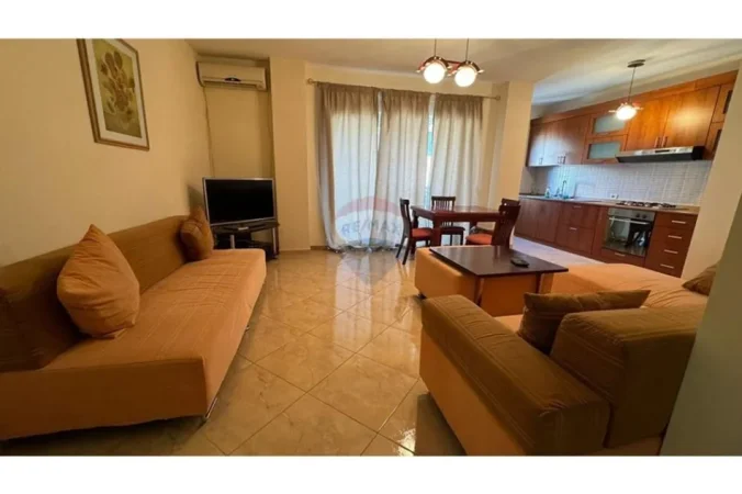 Tirane, jepet me qera 2+1 , 108 m² 700 € (Liqeni i Thate)