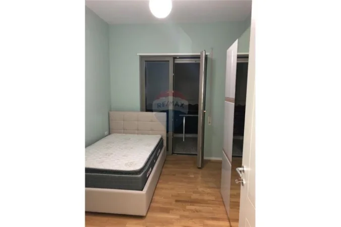 Tirane, jepet me qera apartament 2+1 , 120 m² 1.300 € 