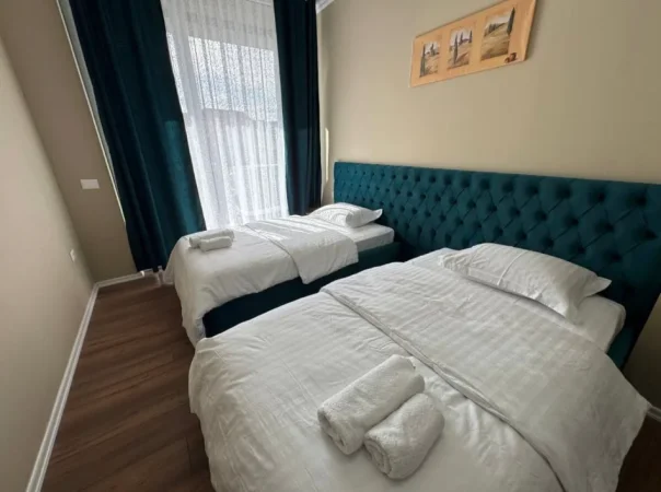 Tirane, jepet me qera apartament 2+1 Kati 1, 110 m² 900 € 