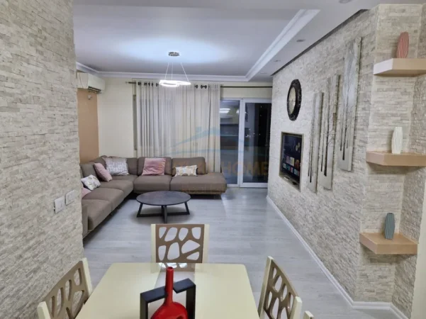 Tirane, shitet apartament 3+1+Aneks+Ballkon Kati 3, 126 m² 219.000 € (PORCELAN)