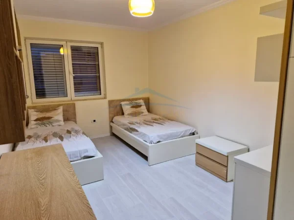 Tirane, shitet apartament 3+1+Aneks+Ballkon Kati 3, 126 m² 219.000 € (PORCELAN)
