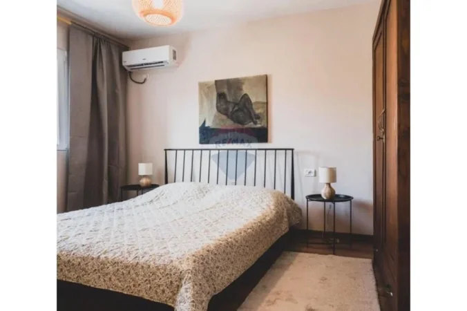 Shqiperi, jepet me qera apartament 1+1 , 60 m² (Rruga Fortuzi)