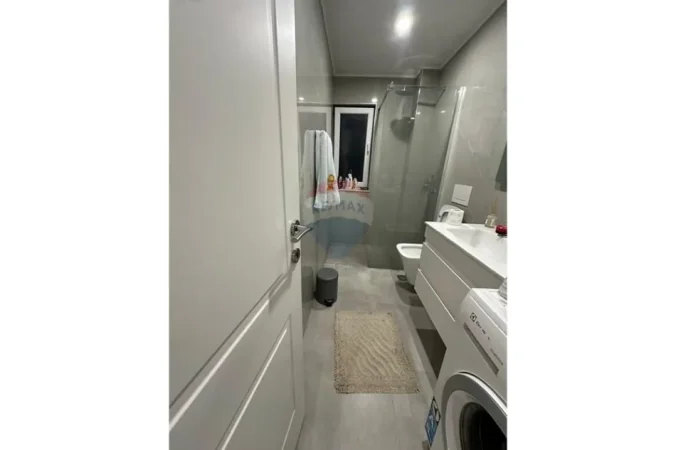 Shqiperi, jepet me qera apartament 1+1 , 60 m² (Rruga Fortuzi)