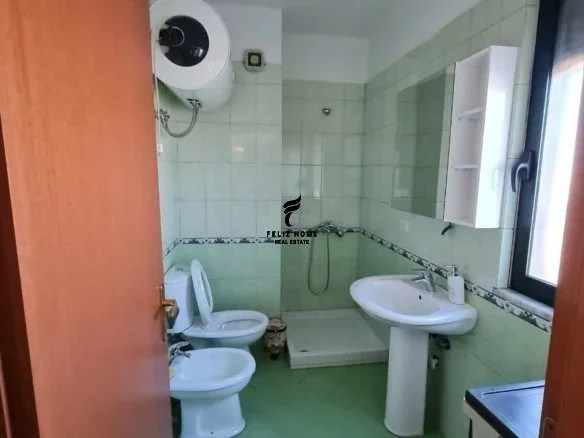 Tirane, jepet me qera garsonier Kati 11, 45 m² 460 € (RRUGA E KAVAJES)