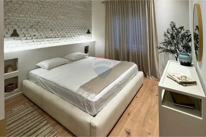 Tirane, jepet me qera apartament 2+1 , 65 m² 850 € 