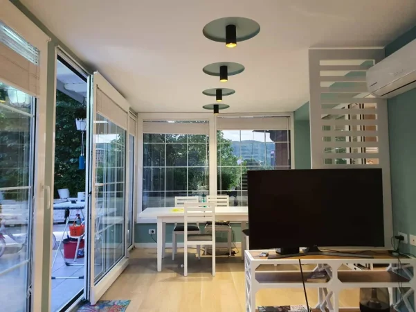 Tirane, jepet me qera zyre Kati 1, 134 m² 1.880 € (Rruga e Kosovareve)