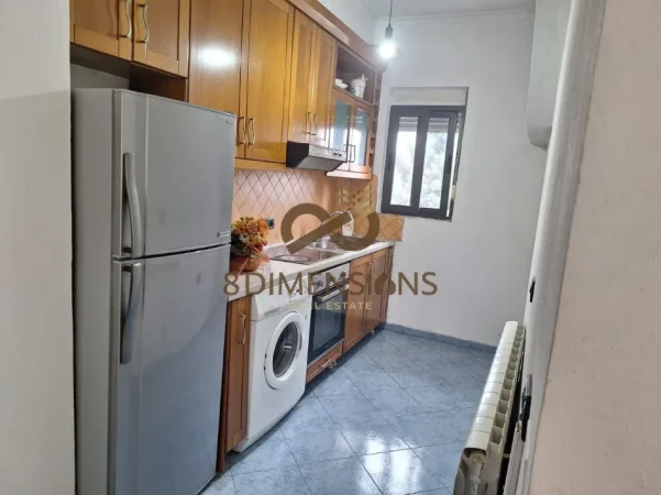 Tirane, jepet me qera 2+1 Kati 2, 85 m² 460 € (bulevardi i ri)