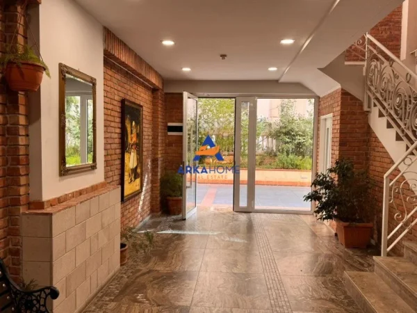 Tirane, jepet me qera zyre Kati 1, 74 m² 1.200 € 