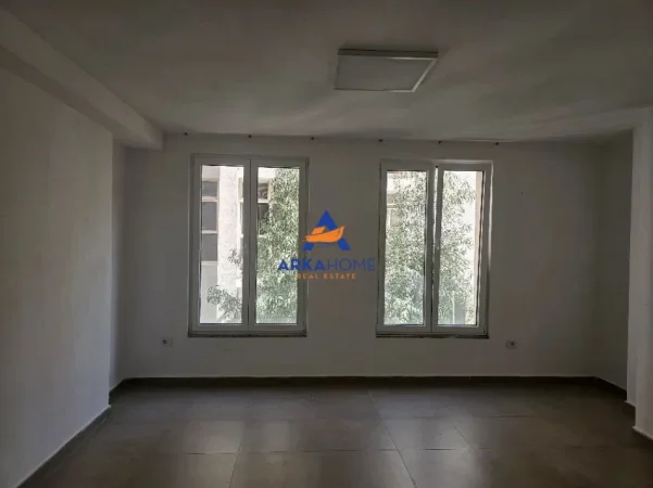 Tirane, jepet me qera zyre Kati 1, 74 m² 1.200 € 