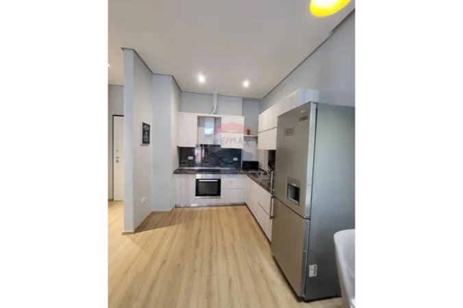 Tirane, jepet me qera 1+1 , 68 m² 950 € (Delijorgj)