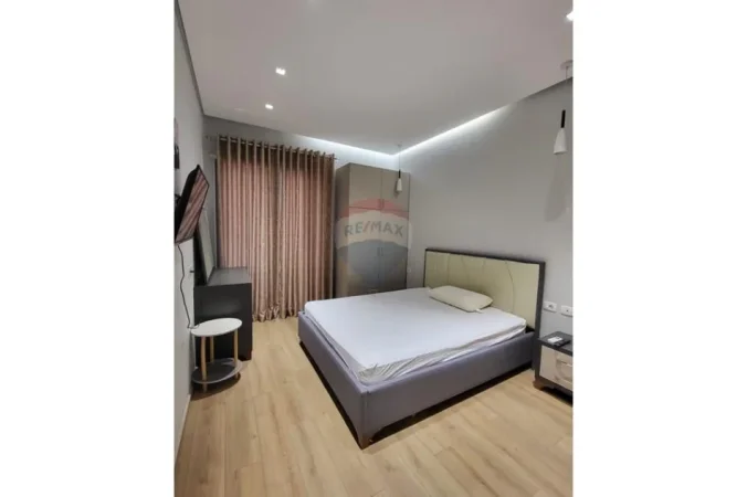 Tirane, jepet me qera 1+1 , 68 m² 950 € (Delijorgj)