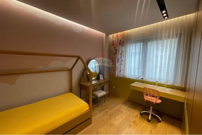 Tirane, jepet me qera apartament 2+1 , 93 m² 1.200 € 