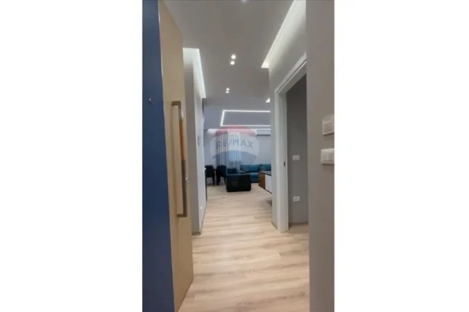 Tirane, jepet me qera apartament 1+1 Kati 2, 72 m² 650 € (Rruga Muhamet Gjellosha)