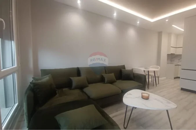 Tirane, jepet me qera apartament 1+1 , 75 m² 650 € 