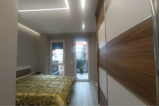 Tirane, jepet me qera apartament 1+1 , 75 m² 650 € 