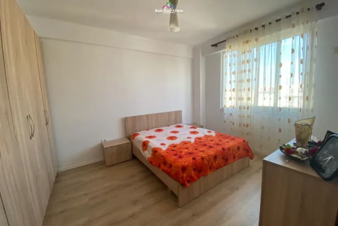 Tirane, jepet me qera apartament 1+1+Ballkon Kati 8, 65 m² 420 € (sokrat miho)