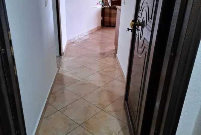 Tirane, jepet me qera apartament 1+1 Kati 10, 70 m² 420 € (don bosko)