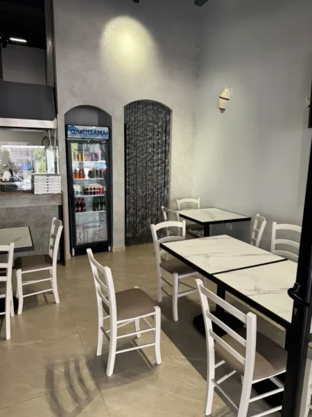 Tirane, jepet me qera lokal Kati 0, 55 m² 630 € (Yzberisht)