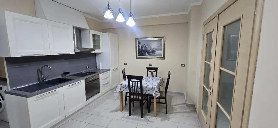 Tirane, jepet me qera apartament 2+1 Kati 5, 95 m² 95 € (Rruga Milto Sotir Gura)