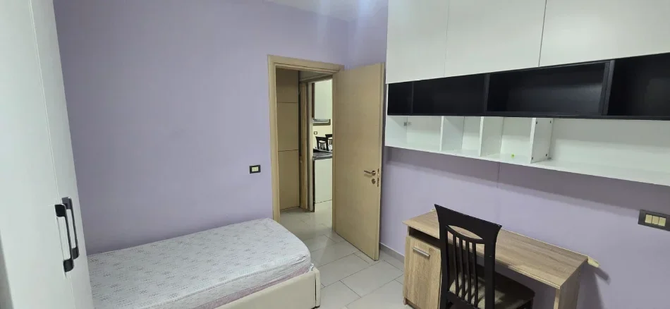 Tirane, jepet me qera apartament 2+1 Kati 5, 95 m² 95 € (Rruga Milto Sotir Gura)