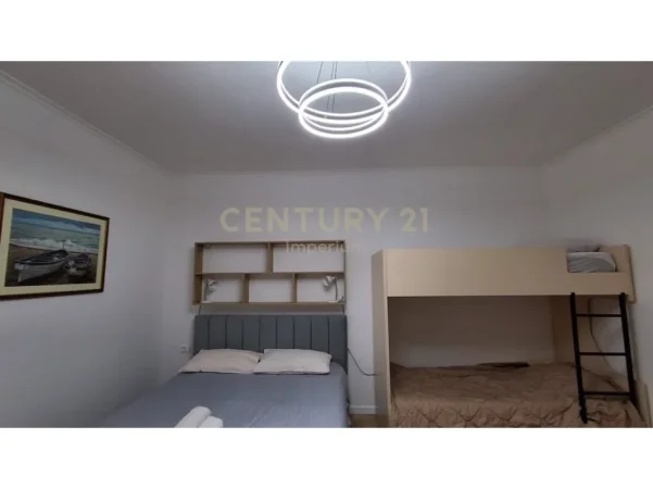 Tirane, jepet me qera apartament 1+1 Kati 1, 45 m² 700 € (rruga e dibres)