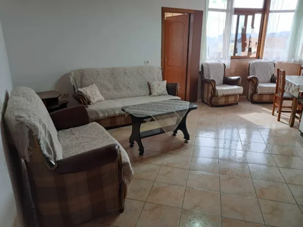 Tirane, jepet me qera apartament 1+1 Kati 10, 70 m² 420 € (Rruga Eshref Frasheri)