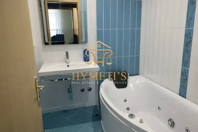 Tirane, jepet me qera apartament 2+1+Ballkon , 750 € (Rruga Peti)