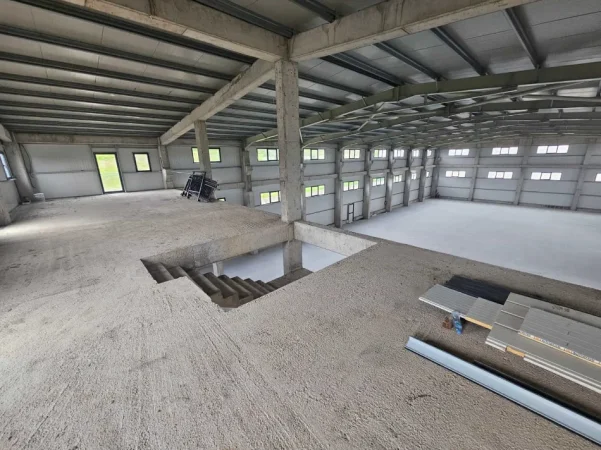 Tirane, jepet me qera magazine Kati 0, 1.200 m² 6.280 € (Autostrada Tirane- Durres)