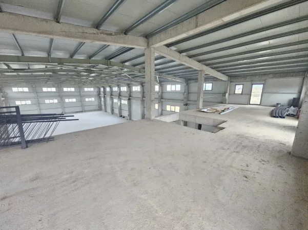 Tirane, jepet me qera magazine Kati 0, 1.200 m² 6.280 € (Autostrada Tirane- Durres)