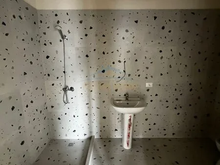 Tirane, shitet apartament 2+1 Kati 1, 117 m² 198.000 € (5 MAJ)