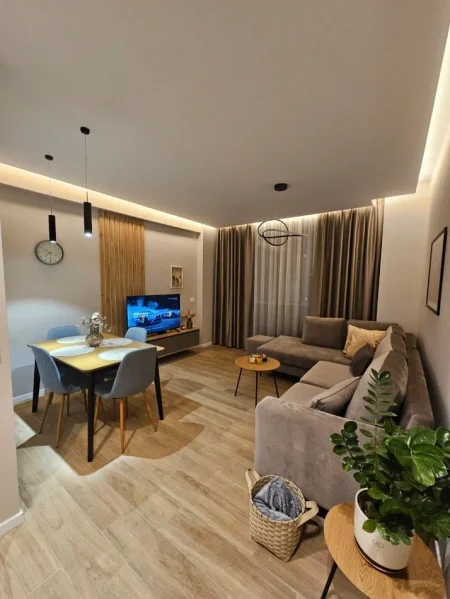 Tirane, jap me qera apartament 2+1+Ballkon Kati 6, 85 m² 750 € (Ali Dem)