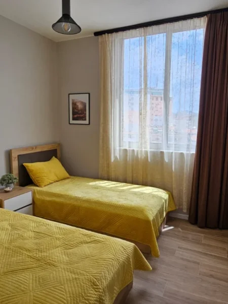 Tirane, jap me qera apartament 2+1+Ballkon Kati 6, 85 m² 750 € (Ali Dem)