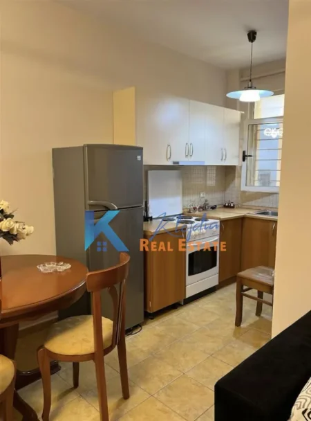 Tirane, jap me qera apartament 1+1+Ballkon Kati 1, 60 m² (Rruga Mine Peza)