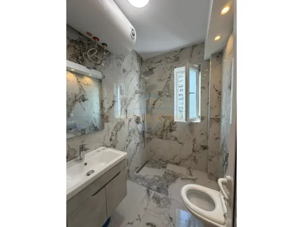 Tirane, shes garsonier Kati 5, 40 m² 110.000 € (Rruga e Barrikadave)