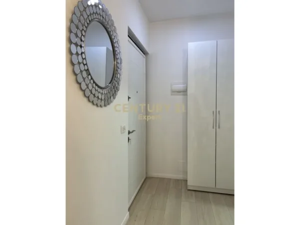 Tirane, jepet me qera apartament 2+1+Ballkon Kati 2, 72 m² 650 € (pazari i ri)
