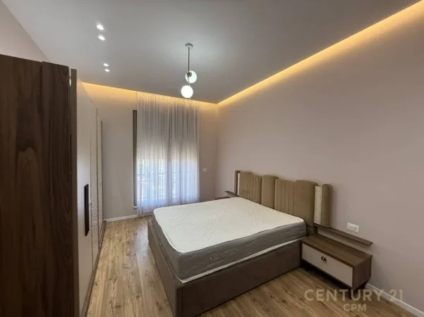 Tirane, jepet me qera apartament 2+1+Ballkon Kati 8, 118 m² 500 € (Kompleksi Delijorgji !)