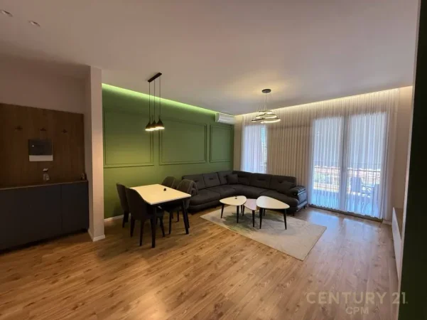 Tirane, jepet me qera apartament 2+1+Ballkon Kati 8, 118 m² 500 € (Kompleksi Delijorgji !)