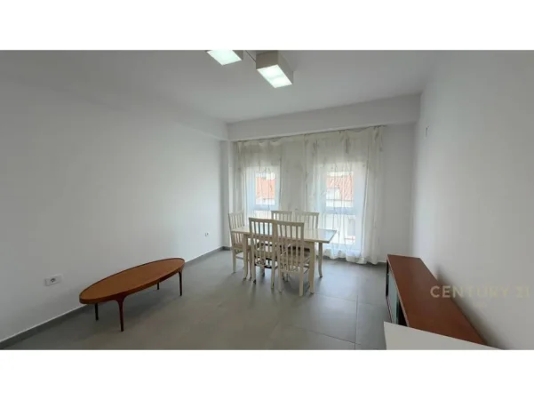 Tirane, shitet apartament 2+1+Ballkon Kati 1, 123 m² 210.000 € (kodra e diellit)