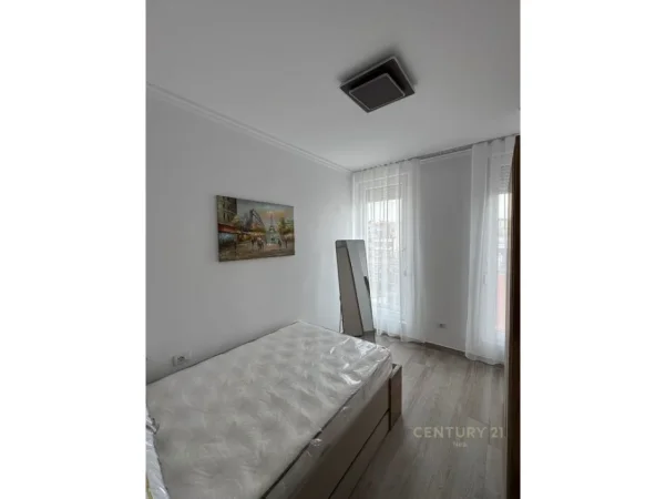 Tirane, jepet me qera apartament 1+1 Kati 8, 65 m² 700 € (jordan misja)