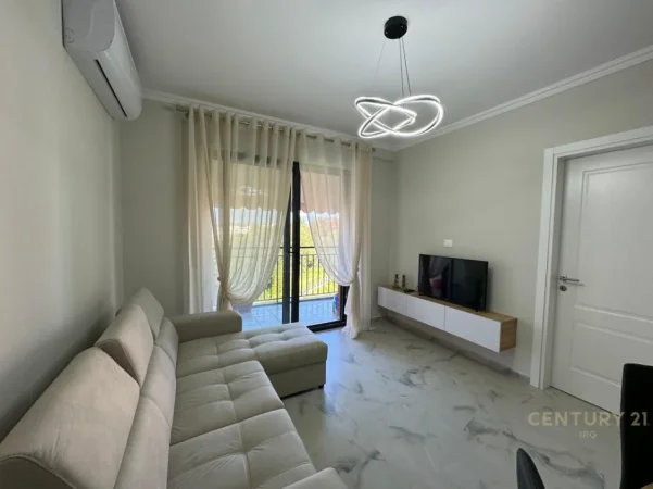 Tirane, jepet me qera apartament 2+1+Ballkon Kati 4, 85 m² 700 € (kodra e diellit)