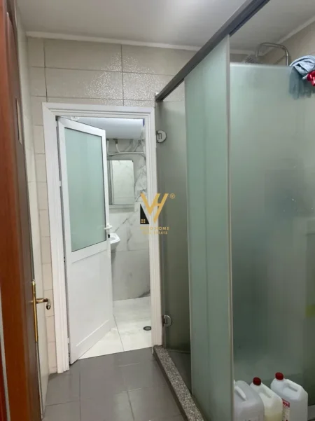 Tirane, jepet me qera zyre Kati 1, 307 m² 3.400 € (EEUGA ABDULLA KETA, QENDER)