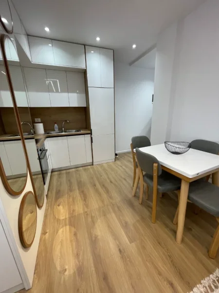 Tirane, jepet me qera apartament 2+1 Kati 7, 78 m² 550 € (Rruga Pasho Hysa)