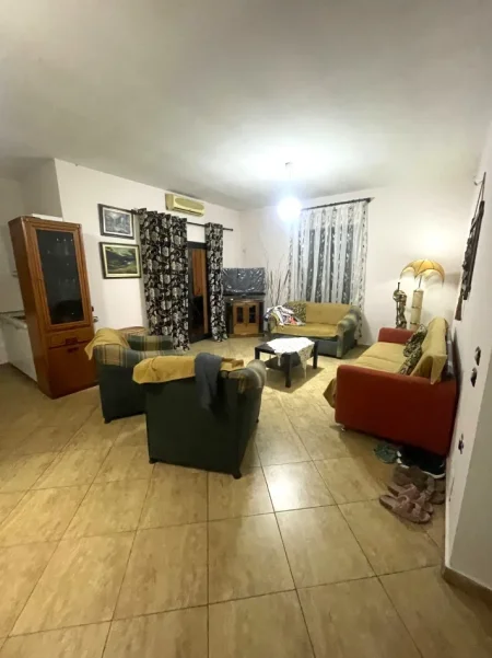 🏡 JEPET ME QERA HYRJE  3+1 NE  ALI DEM, 500 Euro