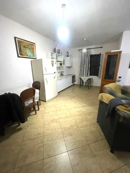 🏡 JEPET ME QERA HYRJE  3+1 NE  ALI DEM, 500 Euro