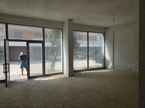 Radhime - Orikum, shitet ambjent biznesi Kati 0, 225 m² 270.000 € 