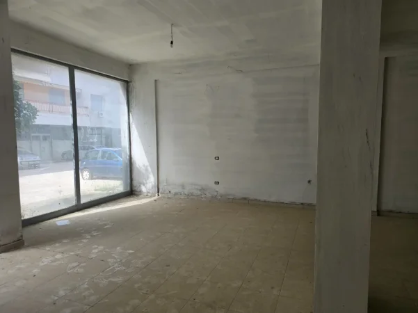 Radhime - Orikum, shitet ambjent biznesi Kati 0, 225 m² 270.000 € 