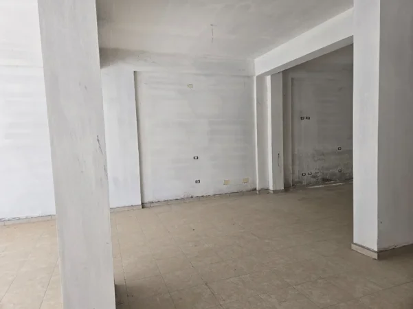 Radhime - Orikum, shitet ambjent biznesi Kati 0, 225 m² 270.000 € 