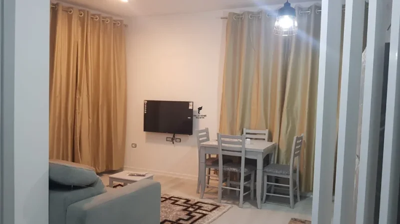 Tirane, jepet me qera apartament 1+1 Kati 3, 60 m² 700 € (KOMUNA E PARISIT)