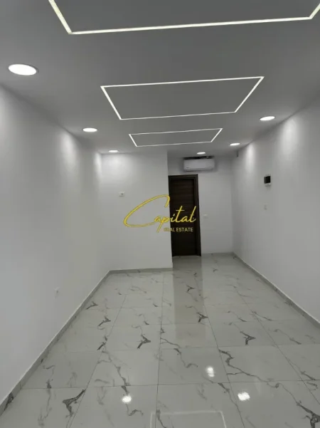 Tirane, jepet me qera dyqan Kati 0, 31 m² 400 € (AMBASADA AMERIKANE)