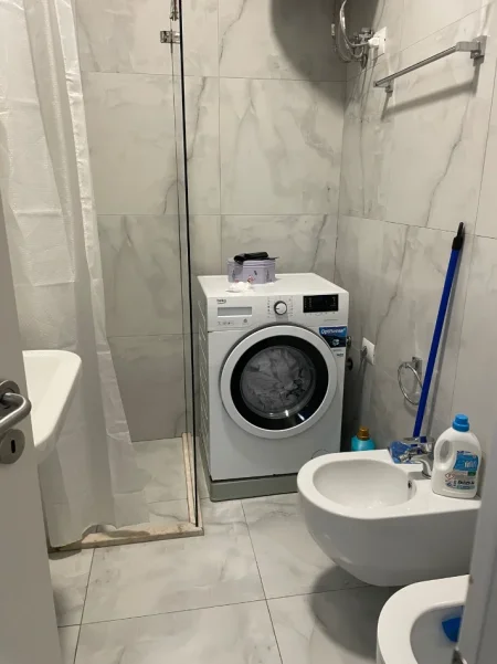 Tirane, jepet me qera apartament 1+1 Kati 1, 50 m² 400 € (Rruga Pasho Hysa)